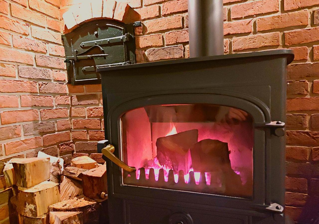 Romantic Lakeside Cottage By The Beach! With Super Cosy Log Burner! The Perfect Escape To Your Home From Home By The Sea! So Relaxing - You Won'T Want To Leave! Pet Friendly! Mablethorpe Eksteriør bilde