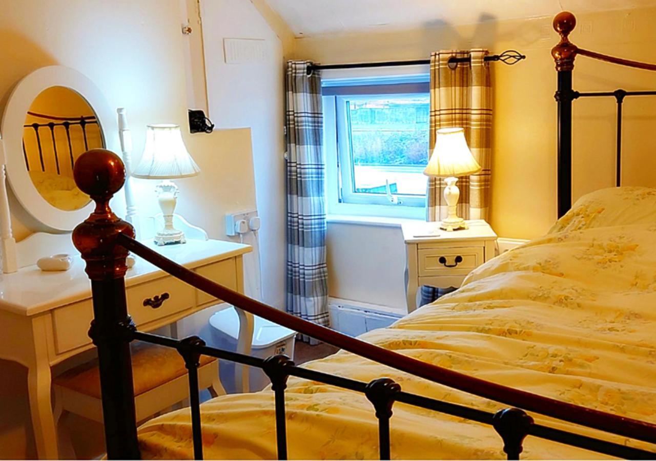 Romantic Lakeside Cottage By The Beach! With Super Cosy Log Burner! The Perfect Escape To Your Home From Home By The Sea! So Relaxing - You Won'T Want To Leave! Pet Friendly! Mablethorpe Eksteriør bilde