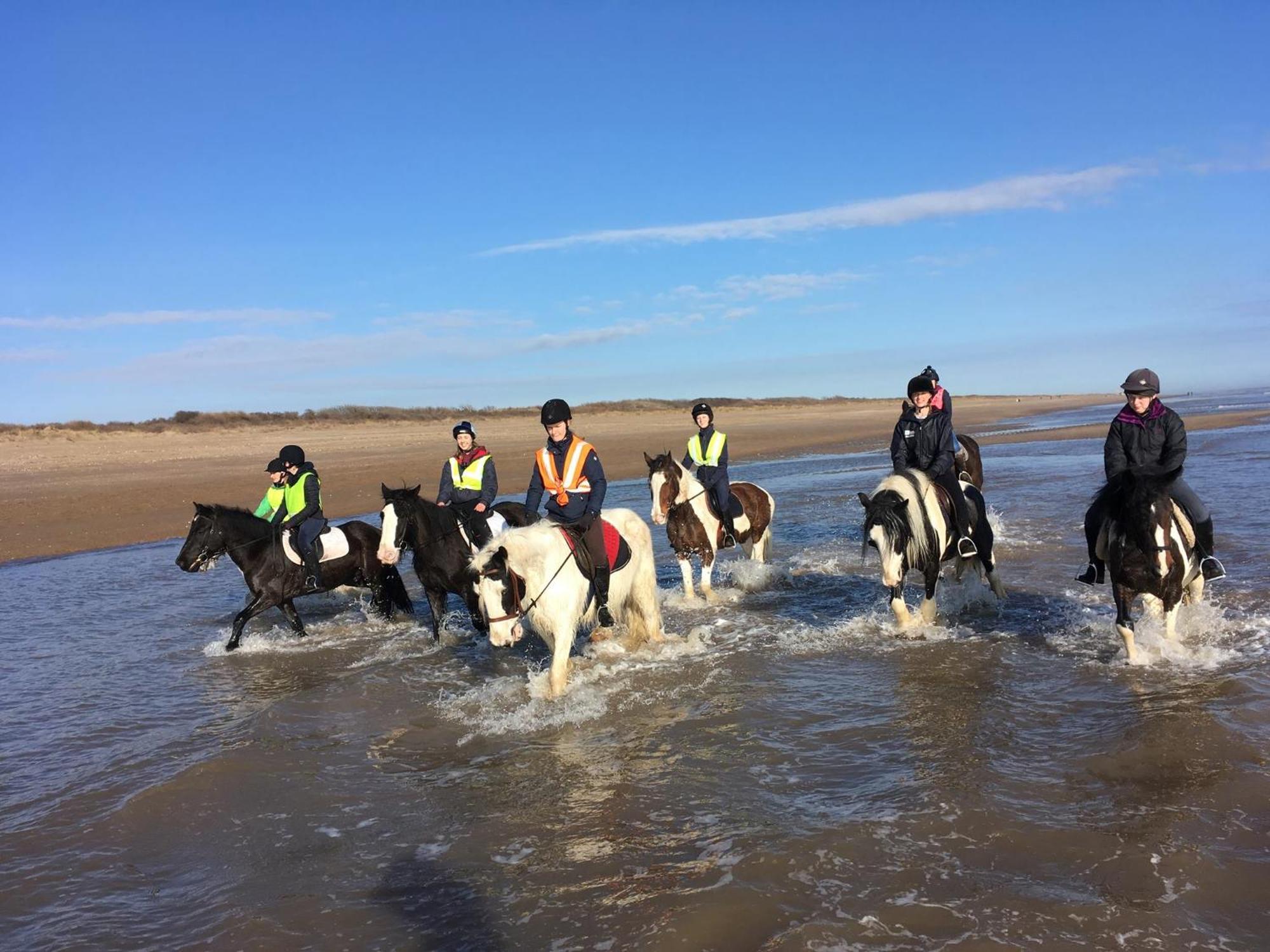 Romantic Lakeside Cottage By The Beach! With Super Cosy Log Burner! The Perfect Escape To Your Home From Home By The Sea! So Relaxing - You Won'T Want To Leave! Pet Friendly! Mablethorpe Eksteriør bilde