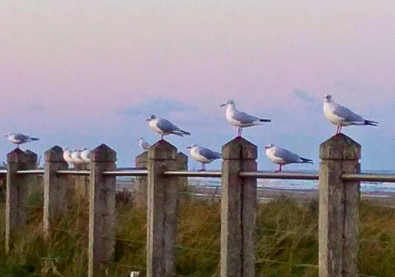 Romantic Lakeside Cottage By The Beach! With Super Cosy Log Burner! The Perfect Escape To Your Home From Home By The Sea! So Relaxing - You Won'T Want To Leave! Pet Friendly! Mablethorpe Eksteriør bilde