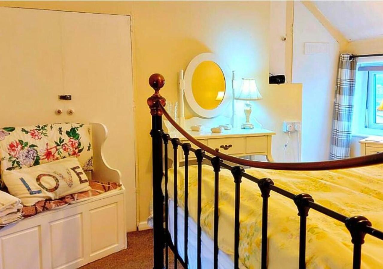 Romantic Lakeside Cottage By The Beach! With Super Cosy Log Burner! The Perfect Escape To Your Home From Home By The Sea! So Relaxing - You Won'T Want To Leave! Pet Friendly! Mablethorpe Eksteriør bilde