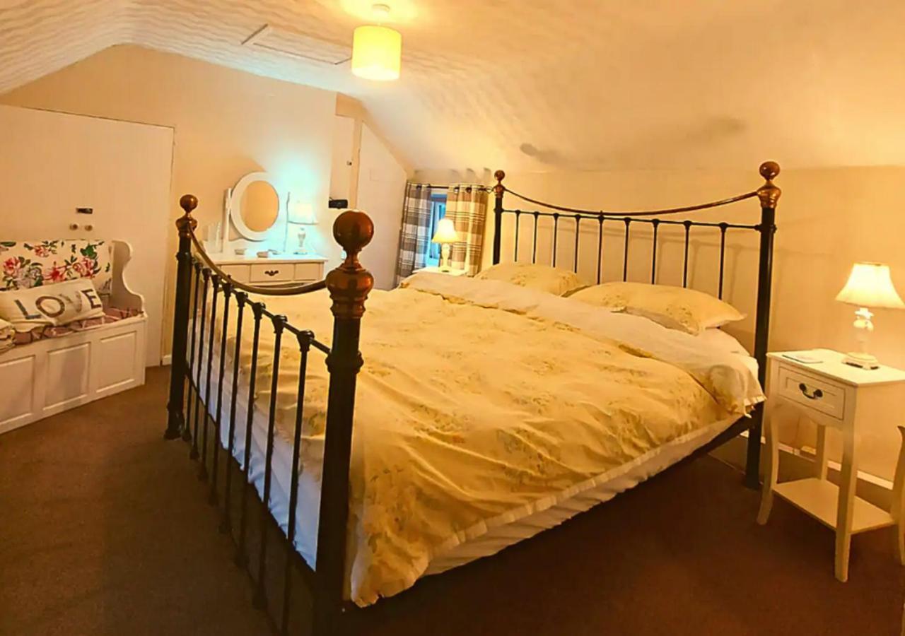 Romantic Lakeside Cottage By The Beach! With Super Cosy Log Burner! The Perfect Escape To Your Home From Home By The Sea! So Relaxing - You Won'T Want To Leave! Pet Friendly! Mablethorpe Eksteriør bilde