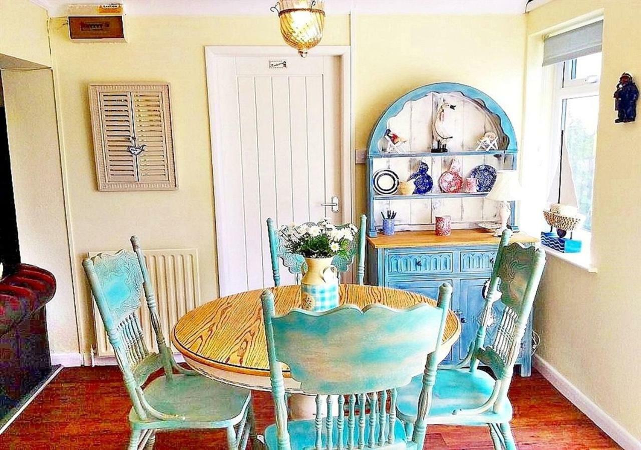 Romantic Lakeside Cottage By The Beach! With Super Cosy Log Burner! The Perfect Escape To Your Home From Home By The Sea! So Relaxing - You Won'T Want To Leave! Pet Friendly! Mablethorpe Eksteriør bilde